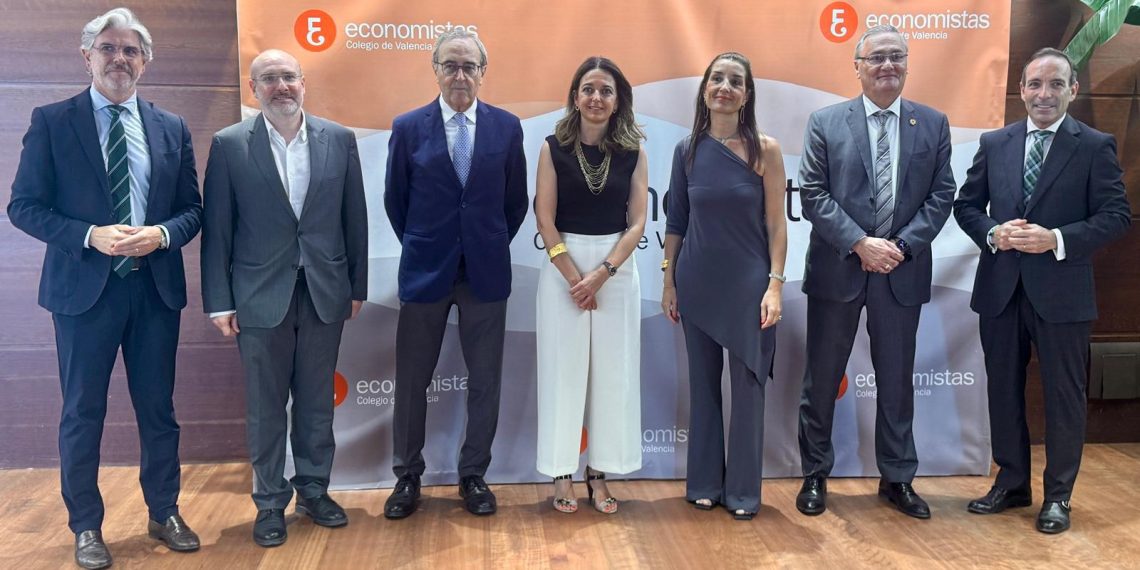 Ruth Merino subraya la fortaleza de la economía valenciana y reclama una financiación justa en la clausura del curso del Colegio de Economistas de Valencia