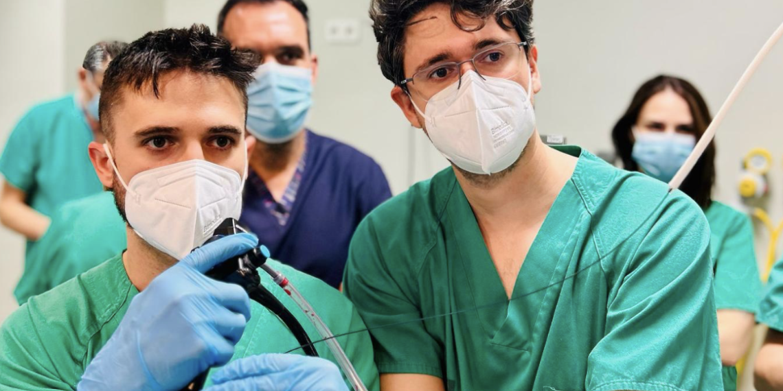 El Hospital Universitario de La Ribera incorpora la técnica de crioterapia endobronquial para mejorar el diagnóstico de enfermedades respiratorias
