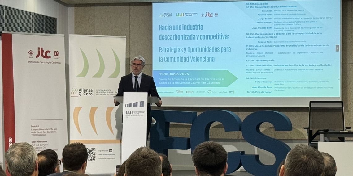 Los desafíos de la descarbonización para lograr una industria más sostenible y competitiva, a debate en Castellón