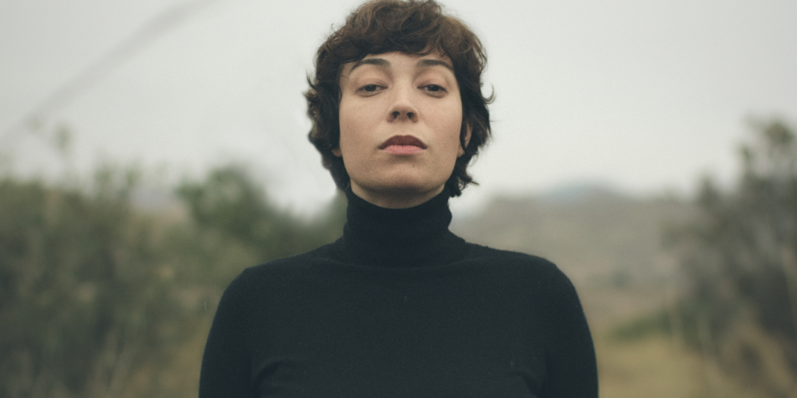 El Teatre Arniches despide su temporada con los boleros de la alicantina Ana Pereira