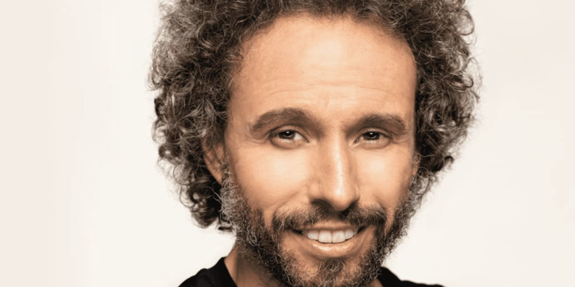 Manu Badenes vuelve al Teatre Talia con un monólogo para sobrevivir a todas las crisis