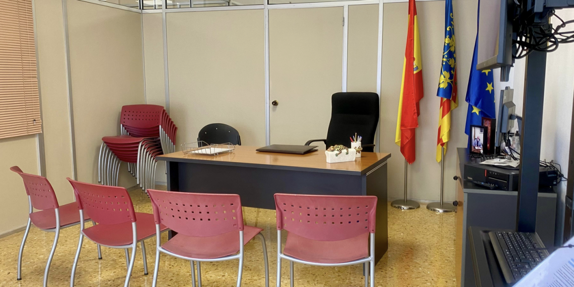 La Oficina del Registro Civil de l’Eliana implanta el nuevo sistema electrónico DICIREG