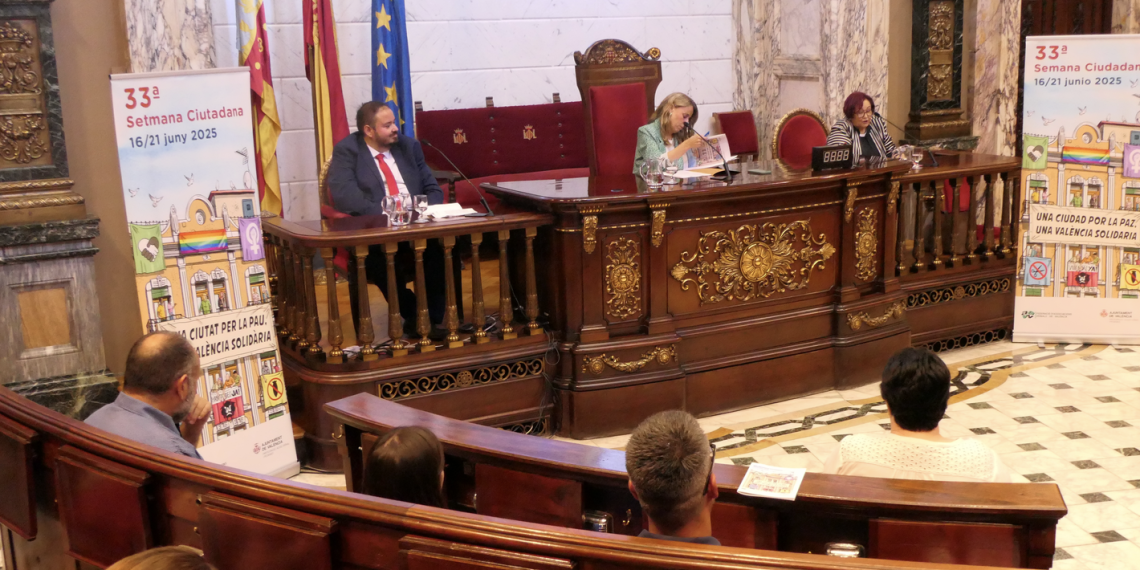 La Federación vecinal inaugura en el Hemiciclo del Ayuntamiento la Semana Ciudadana 2025