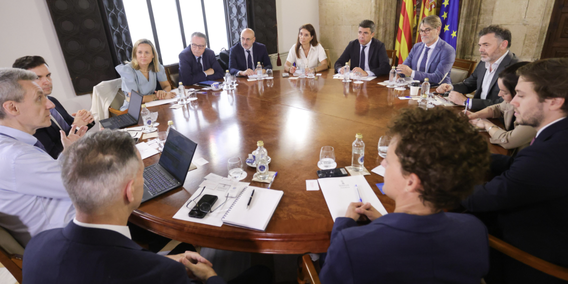 Carlos Mazón anuncia la intención del Fondo Monetario Internacional de establecer una delegación en València