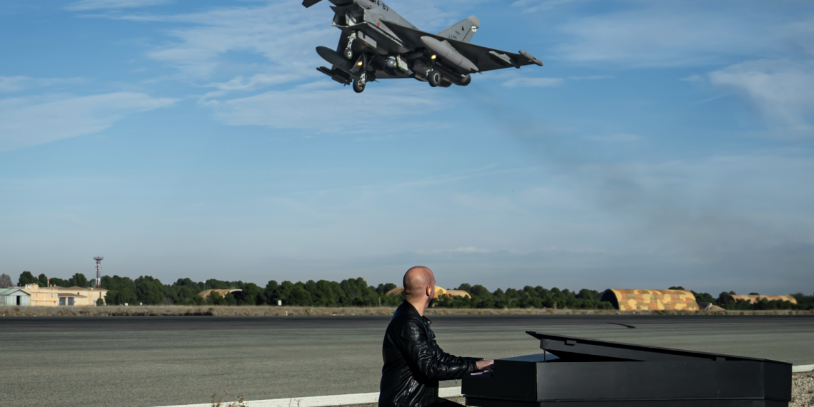 El Palau de la Música acoge el estreno del himno del Ejército del Aire y el Espacio y de la película “AER”
