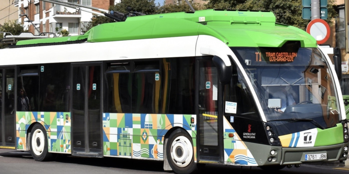 El TRAM de Castelló refuerza el servicio en la línea al Grao durante las fiestas Sant Joan y Sant Pere