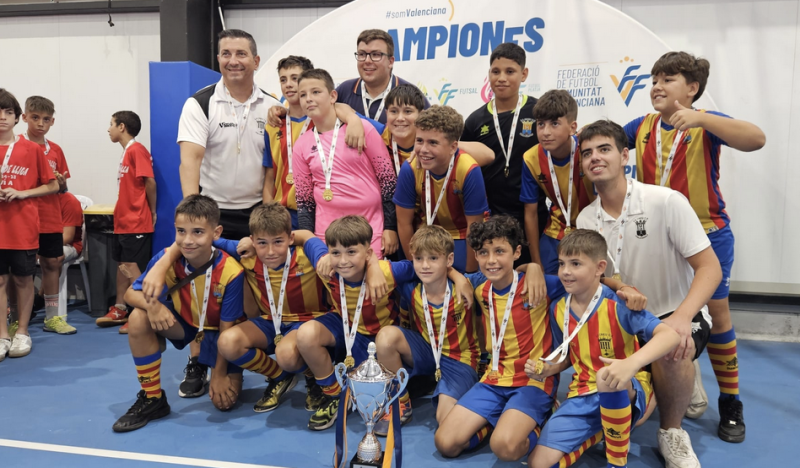 El Alevín de La Creu CF se proclama campeón de liga