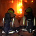 Un incendio industrial en Algemesí colapsa una nave de envasado de aceite sin causar heridos