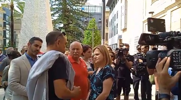 Hace falta tener cuajo para presentarse delante de las víctimas de la riada como Pilar Bernabé hoy en Catarroja.