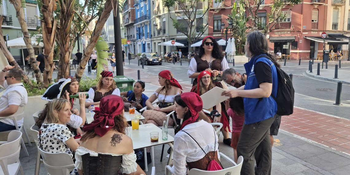 Grupos de 10 personas, 33,8 años y sin charangas y disfraces sexuales, el perfil mayoritario de las despedidas de soltero en Valencia