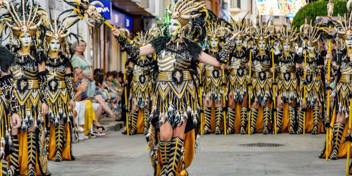 À Punt retransmitirá por primera vez en directo la Entrada de Moros y Cristianos de Benissa