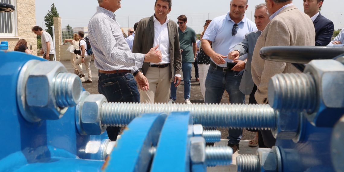 Mazón defiende la modernización del regadío como clave para el futuro del campo y l’Albufera