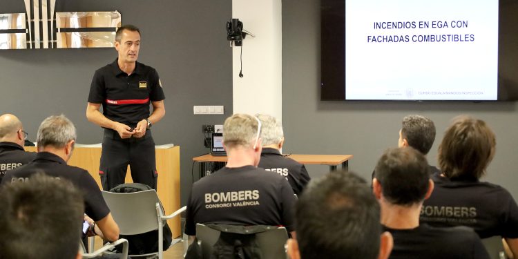 El Consorcio Provincial de Bomberos de Valencia pone en marcha un plan pionero para anticiparse a incendios como el de Campanar