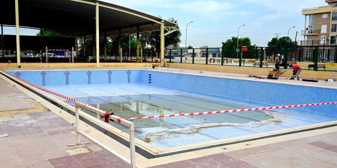La piscina de Castellar-l’Oliveral reabrirá a finales de mes tras una remodelación integral de más de medio millón de euros