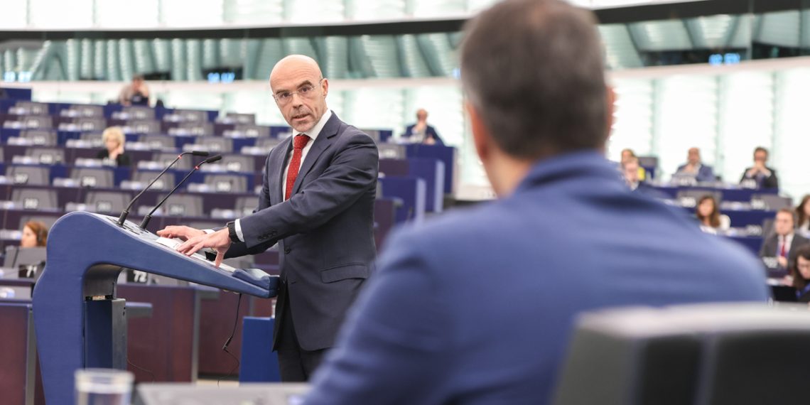 Jorge Buxadé: “El tiempo del bipartidismo ha terminado. ”