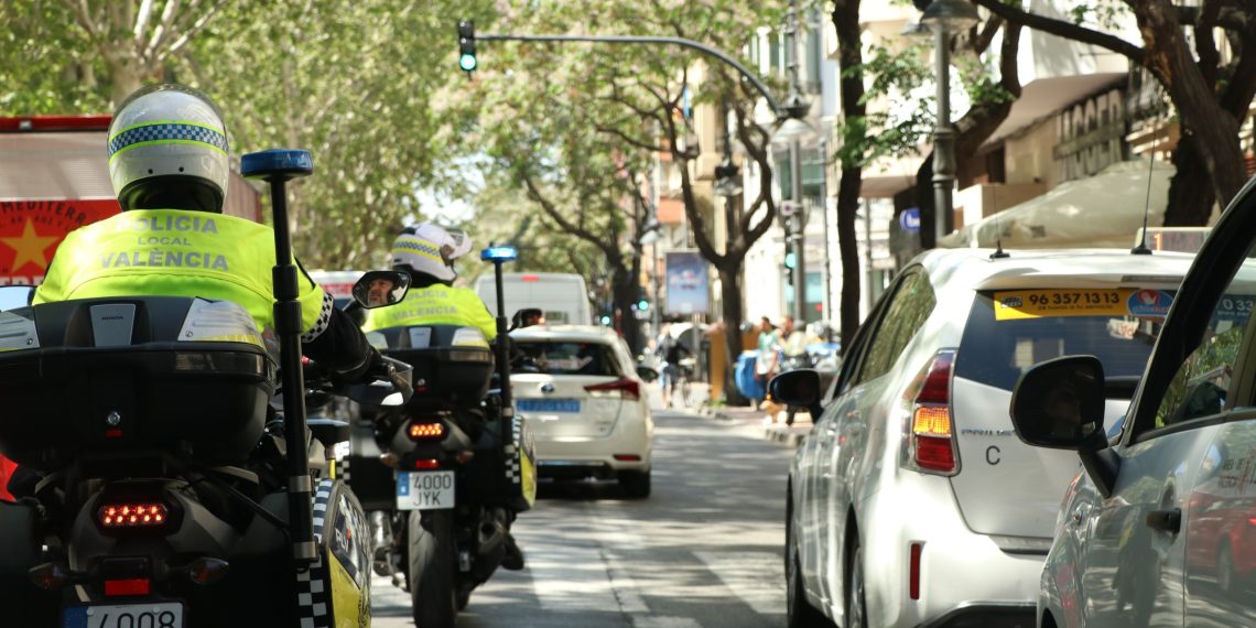 Valencia refuerza el control del carril bus-taxi durante julio para mejorar la fluidez del transporte público