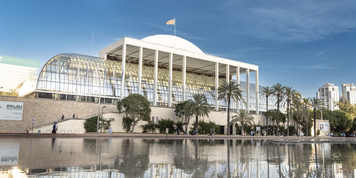 El Palau de la Música de Valencia aplaza el concierto de Gustavo Dudamel y la Orquesta Nacional Juvenil de Venezuela.