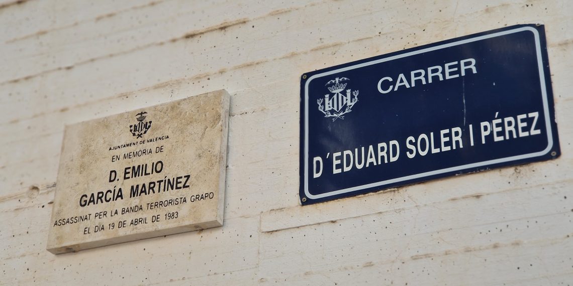 Valencia rinde homenaje a las víctimas del terrorismo del GRAPO en la ciudad