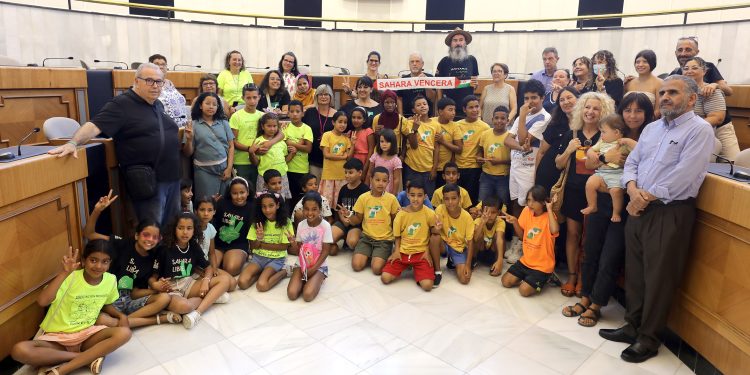 El Palacio Provincial abre sus puertas a los menores saharauis del programa ‘Vacaciones en Paz’