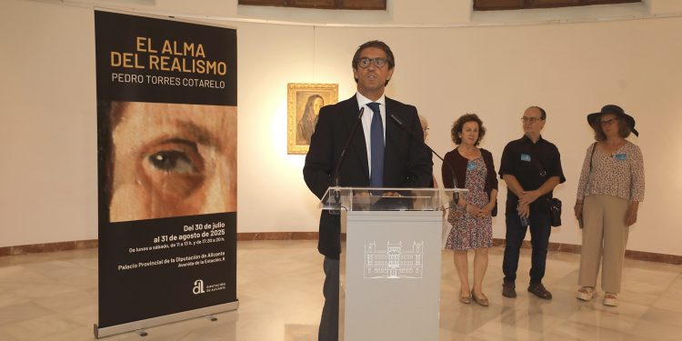 La Diputación de Alicante homenajea la pasión pictórica de Pedro Torres Cotarelo