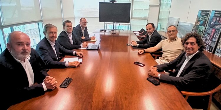 La Generalitat gestiona el reciclaje de más de 30.000 neumáticos recogidos tras las riadas