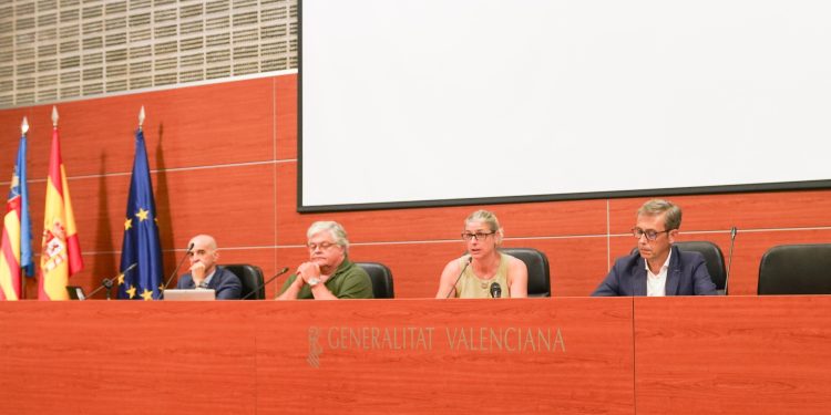 Policías locales se forman en Cheste para actuar contra la ocupación ilegal