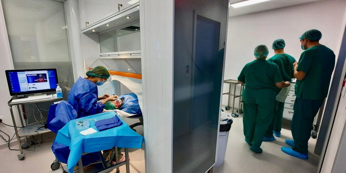 El Hospital Doctor Balmis realiza 4.200 inyecciones intraoculares en el primer año del Área ATRIO