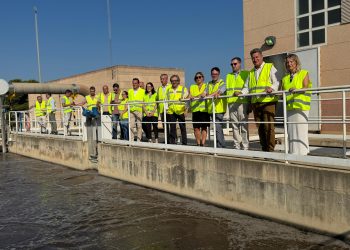Vista general de una estación depuradora de aguas residuales, imagen de recurso.