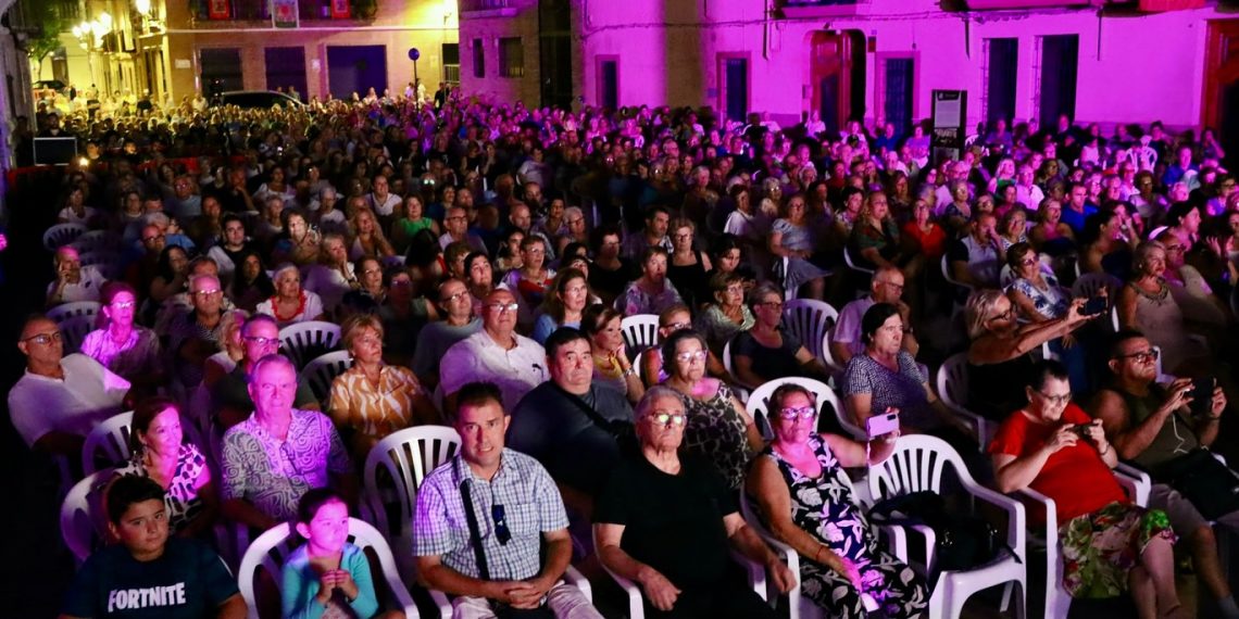 Miles de torrentinos disfrutan de un fin de semana lleno de espectáculos, bailes y actividades para todas las edades