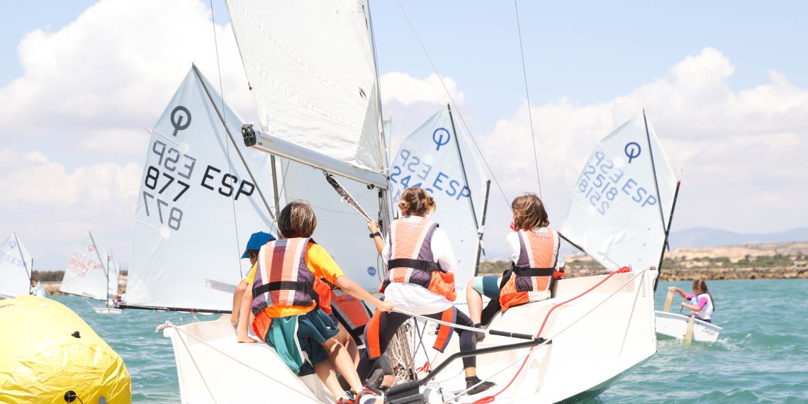 La Comunitat Valenciana encuentra en las Escuelas de Vela un refugio frente al aumento de temperaturas