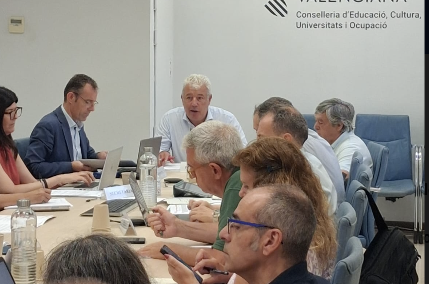 Educación inicia un proceso de negociación para diseñar un modelo progresivo de jubilación parcial en la enseñanza concertada