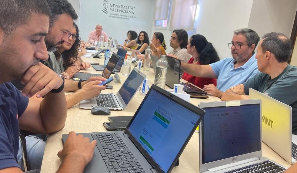 Educación presenta a los sindicatos las instrucciones para el inicio del curso escolar 2025/2026
