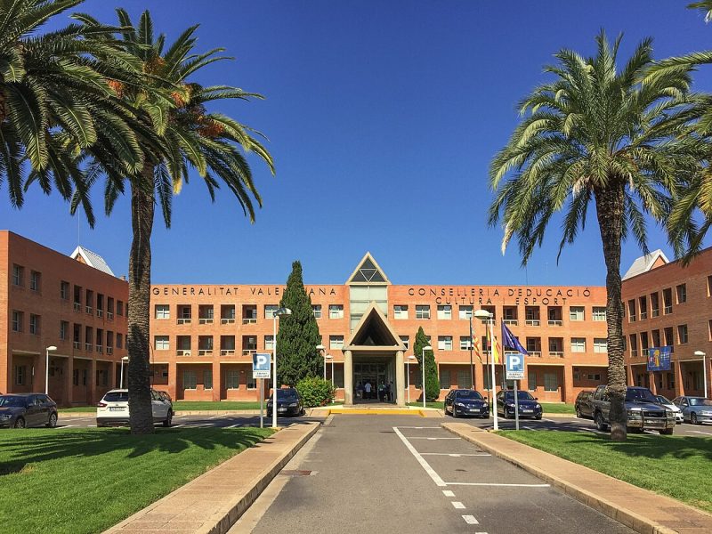 Educación estabiliza 756 plazas docentes para personal con discapacidad en la Comunitat Valenciana