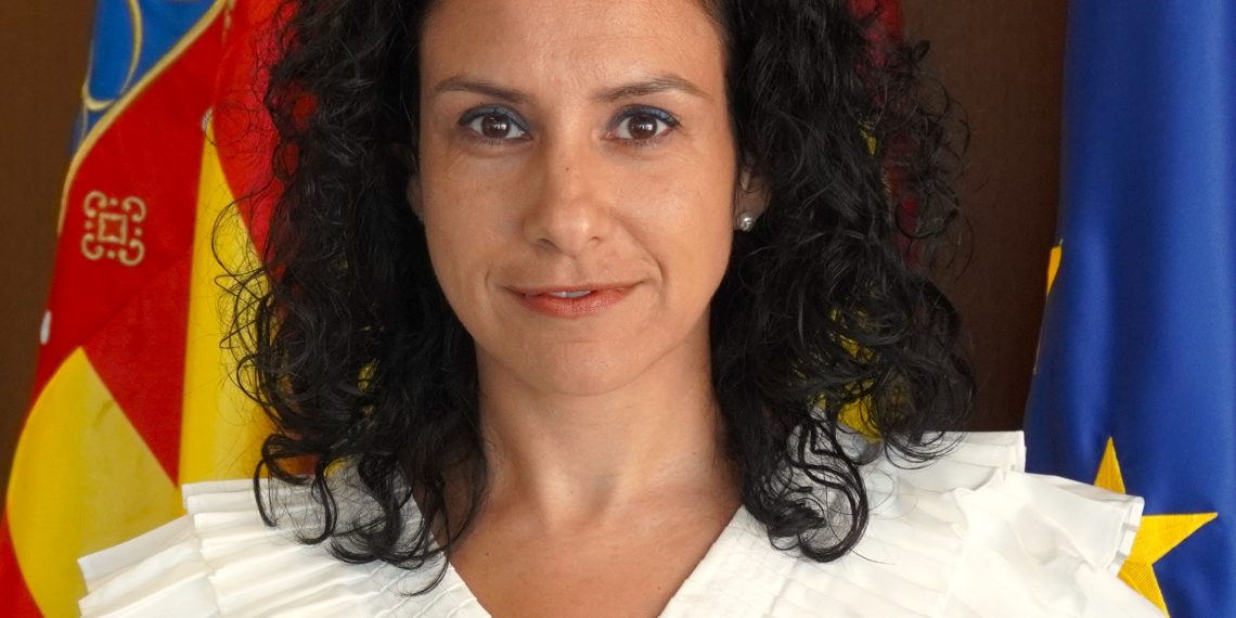Elena Albalat Aguilella, Vicepresidencia primera y Conselleria de Servicios Sociales, Igualdad y Vivienda