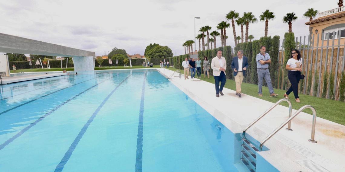 El presidente Toni Pérez visita junto al alcalde, Luis Vicente Mateo, las nuevas instalaciones