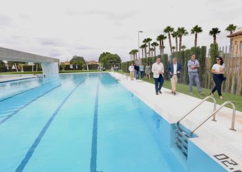 El presidente Toni Pérez visita junto al alcalde, Luis Vicente Mateo, las nuevas instalaciones