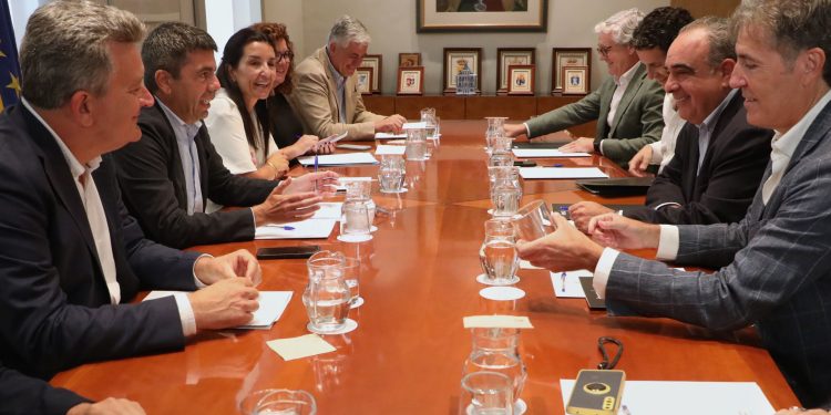 Mazón pone en marcha la Mesa de Seguimiento de Inversiones en Alicante