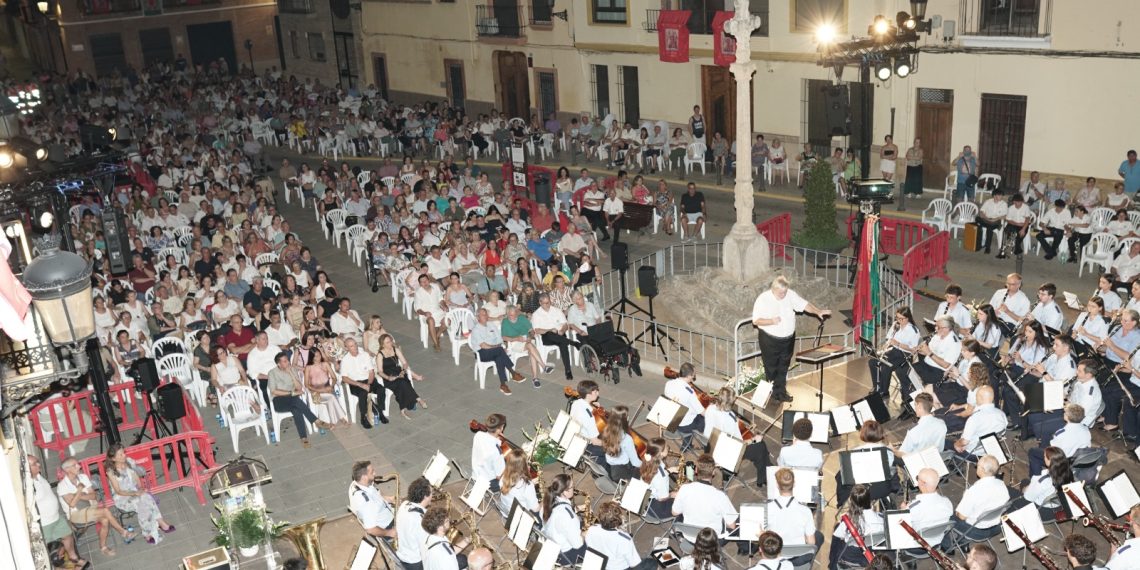 Torrent vibra con el tradicional concierto “Torrent a dos bandes”