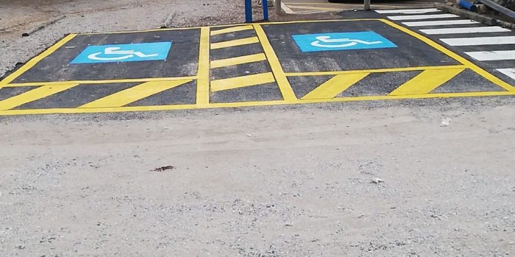 Torrent adapta el acceso a la piscina Parc Vedat para garantizar la igualdad de uso