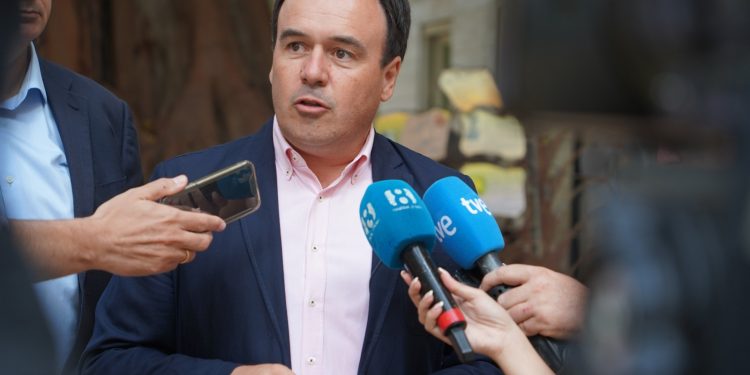 El GPP exige el cese inmediato de José María Ángel por falsificación de título