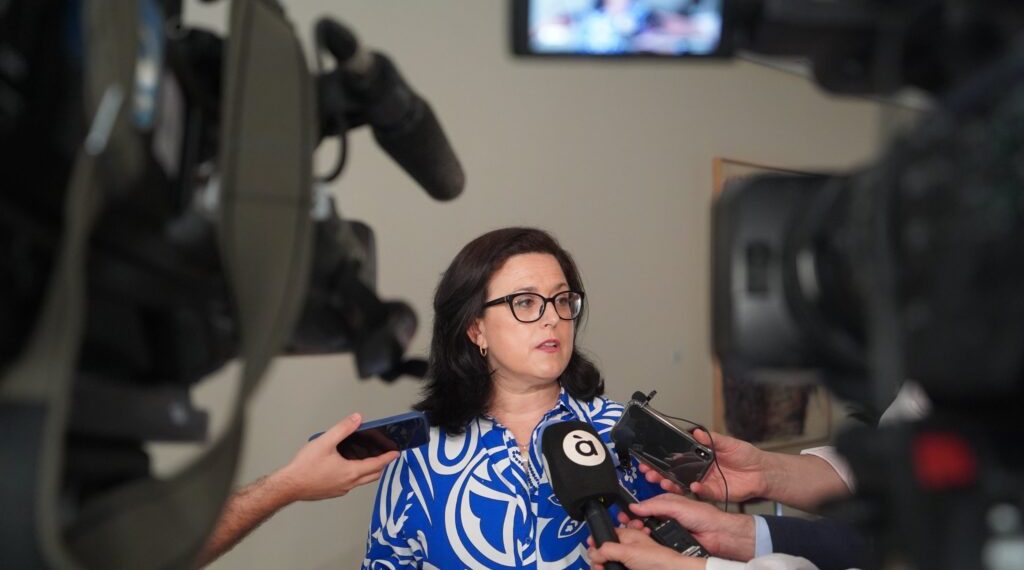 Nieves Martínez: “Bernabé prefiere que los valencianos sufran la asfixia del Gobierno que exigirle a Sánchez la financiación que merecemos”
