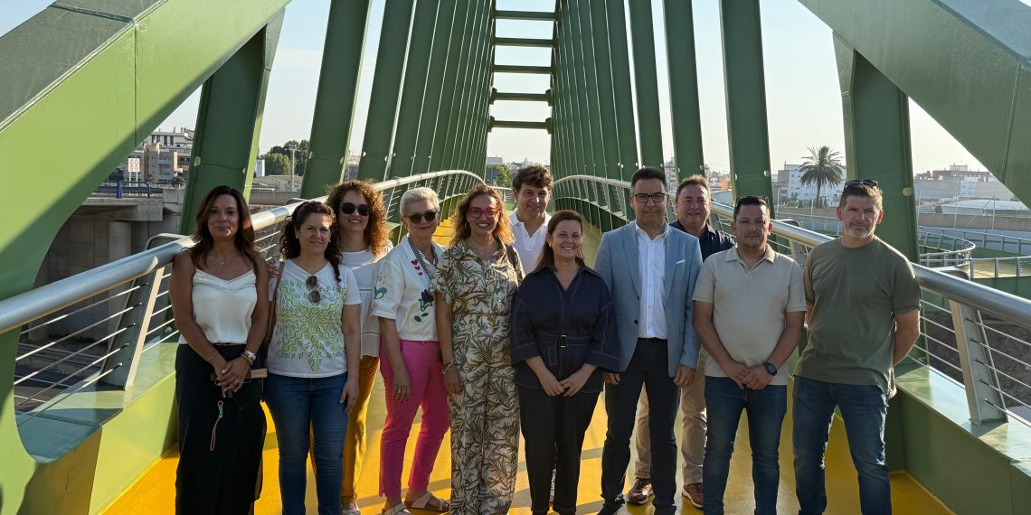 La pasarela ciclopeatonal de la Diputación que conecta Sueca y Fortaleny ya está operativa