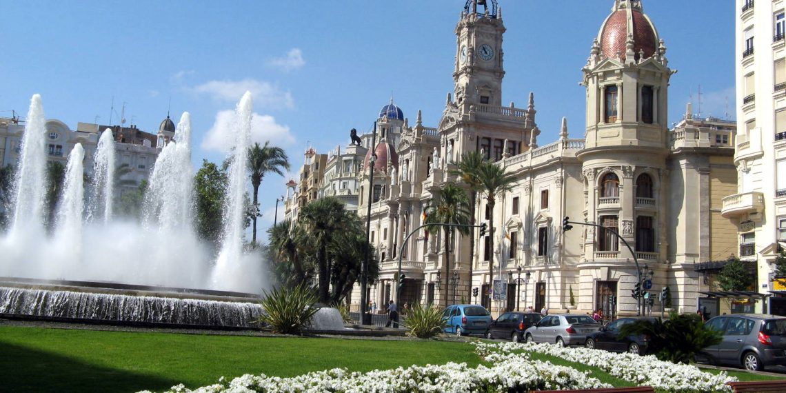 València refuerza la seguridad turística con agentes especializados en idiomas