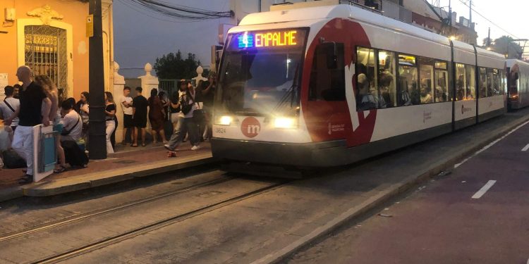 Metrovalencia adapta sus horarios para facilitar la movilidad durante los actos pirotécnicos de la Gran Fira de Juliol