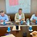 Martínez Mus destaca ante sindicatos y patronal el esfuerzo inversor tras las riadas pese a la asfixia económica
