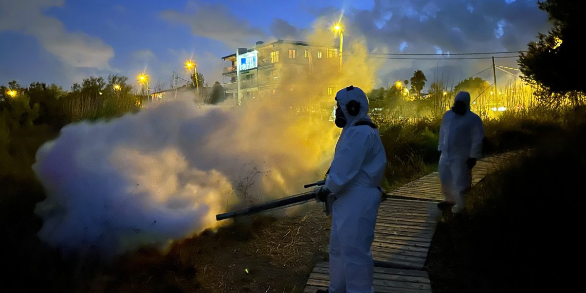 Sagunto intensifica la lucha contra los mosquitos con tratamientos nocturnos y más equipos tras las lluvias