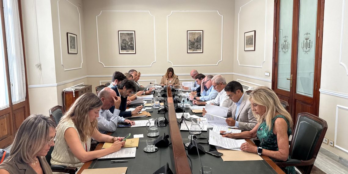 La Junta de Gobierno concede una ayuda de 53.200 euros a la entidad Lo Rat Penat para la realización de actividades culturales