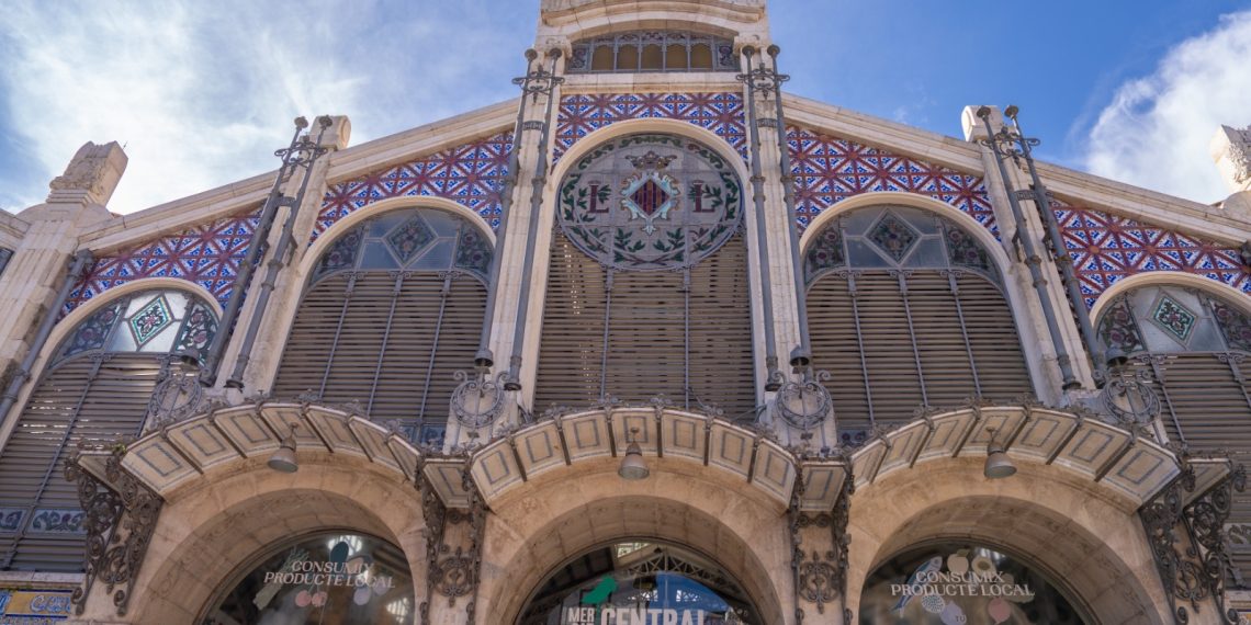 El Ayuntamiento adjudica a la Universitat Politècnica la redacción del estudio para la mejora energética del Mercado Central