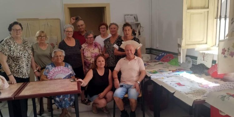 Solidaridad, creatividad y envejecimiento activo en la escuela de verano de Museros