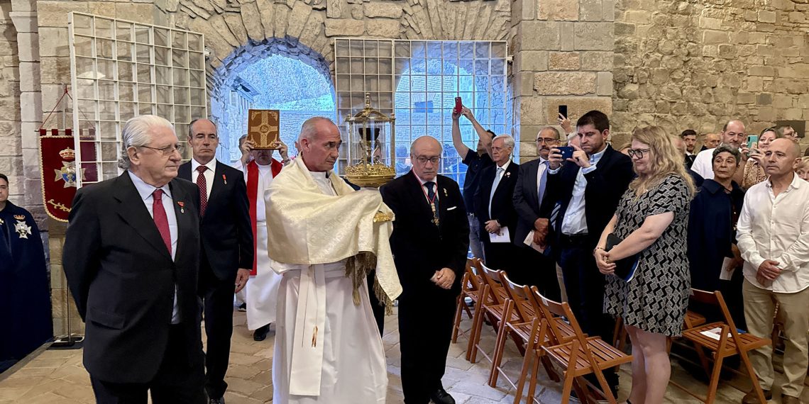 Finaliza la visita extraordinaria del Santo Cáliz a San Juan de la Peña y Jaca durante fue custodiada 350 años